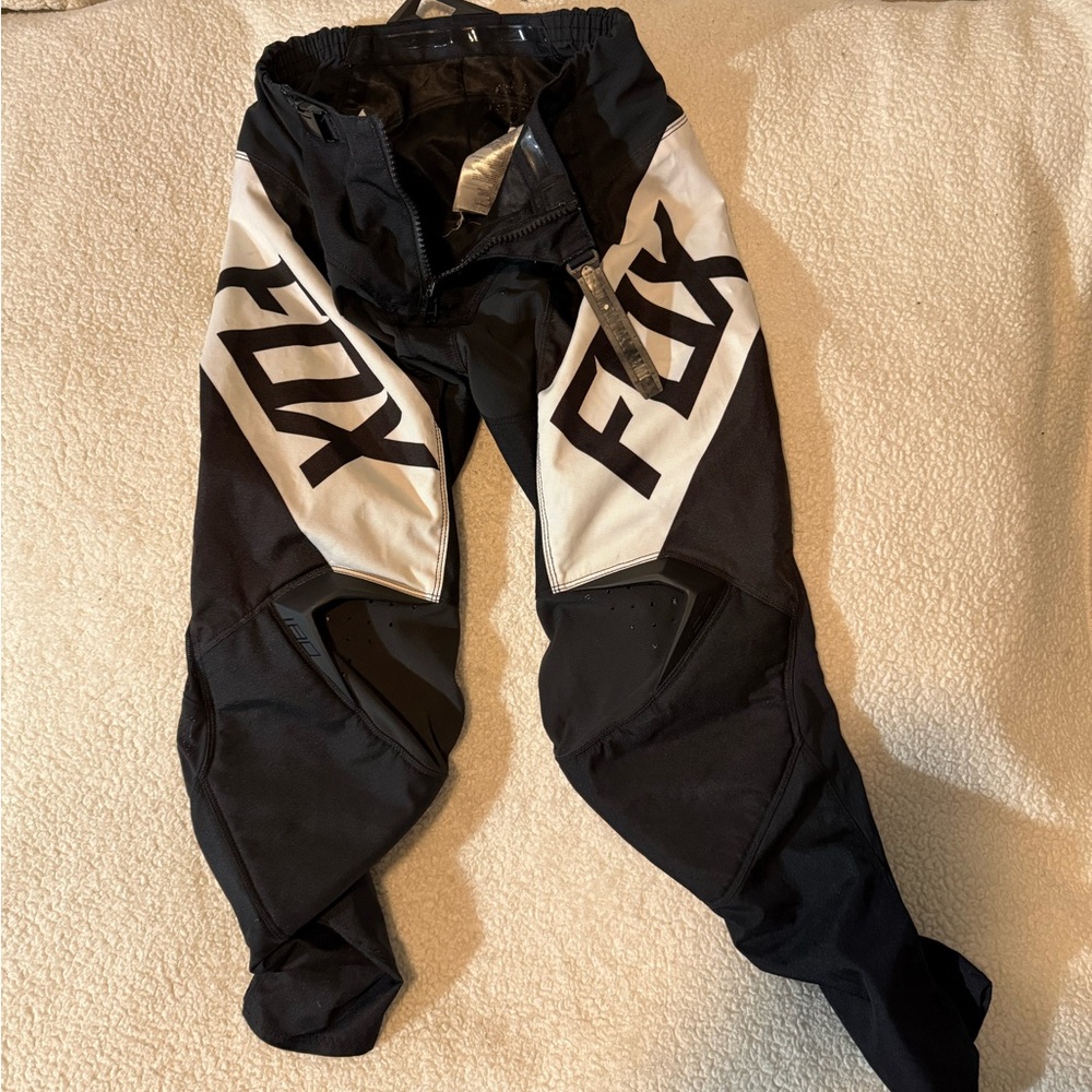 Fox Dirtbike pants
Size 29/30 (pretty sure it’s 30)